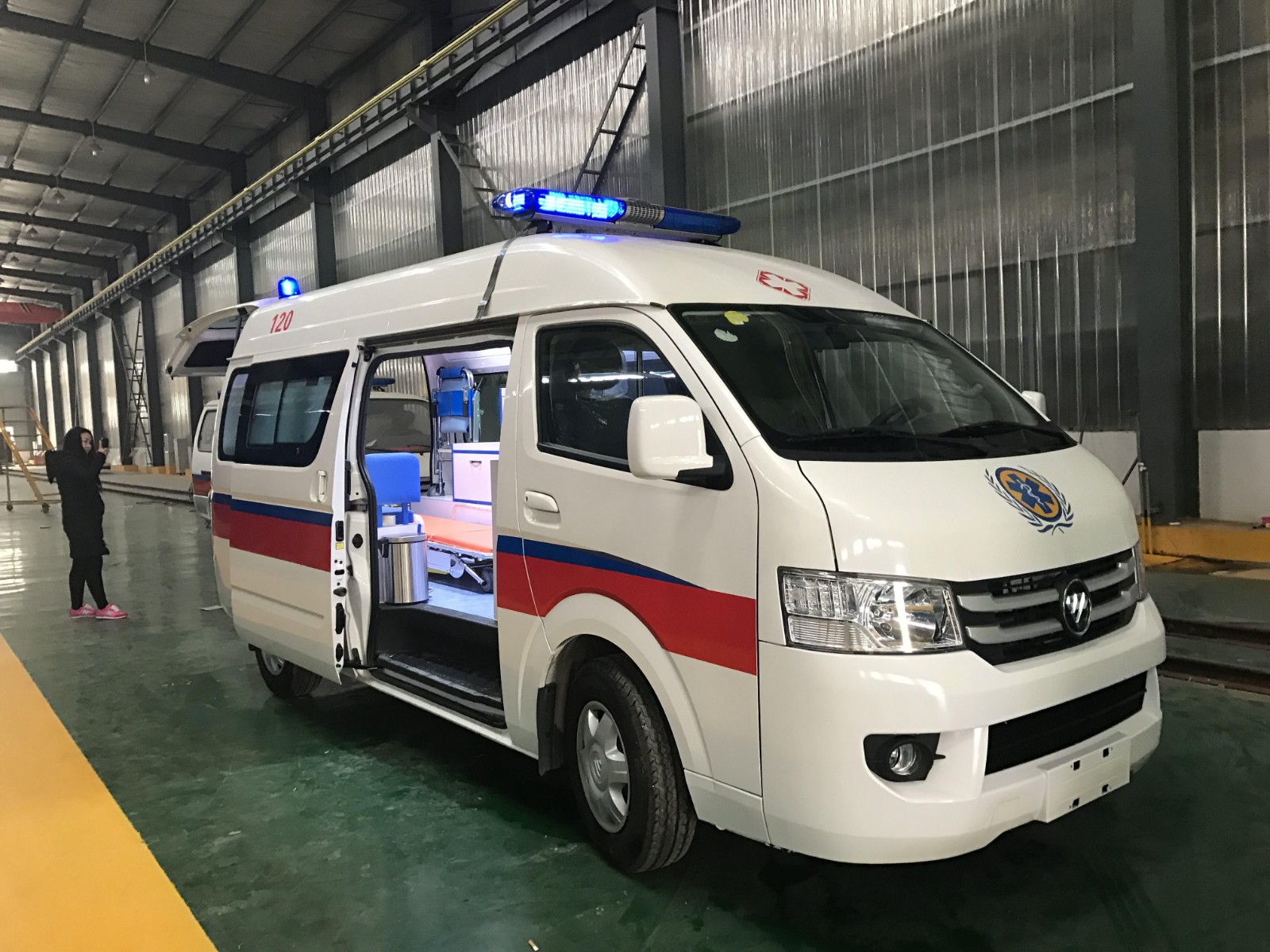 吉木乃县救护车转院